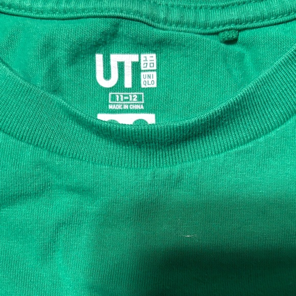 Uniqlo Kids Green Graphic Tees Set - Picture 3 of 8